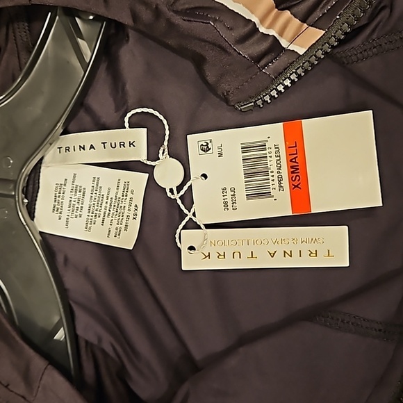 💕TRINA TURK💕 Vivant Half Zip Paddle Suit ~ Vivant Print Swim Knit XS NWT - Picture 15 of 16